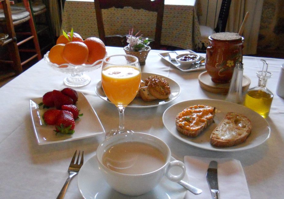 desayuno productos naturales zumo café tostadas miel mermelada casera